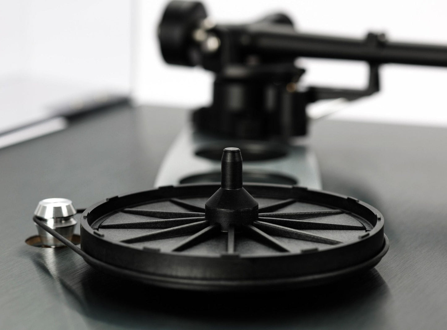 Rega: Planar 3 RS Turntable w/ ND5 Cartridge - Aluminum